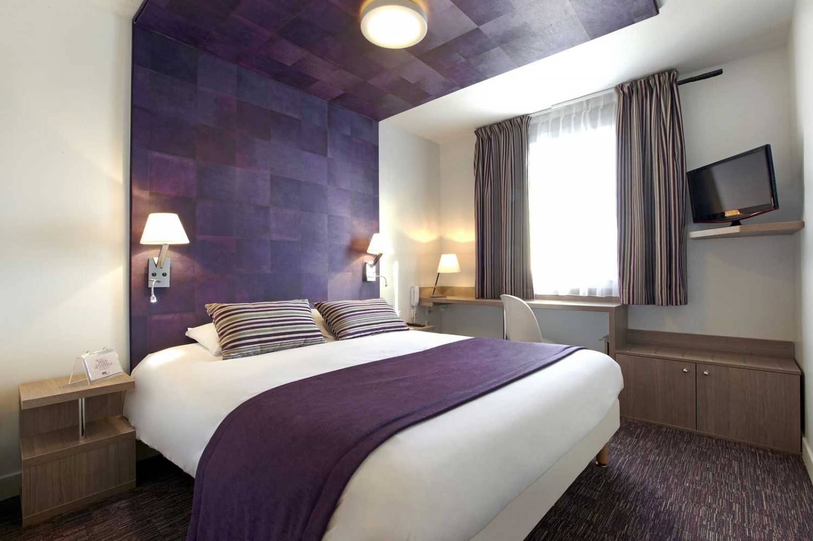 Aménagement intérieur d'une chambre d'hôtel à Lyon