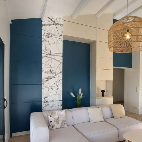 Mobilier sur mesure dans le séjour pour rénovation d'une maison.