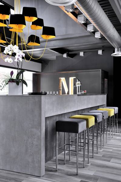 Aménagement d'un bar intérieur 