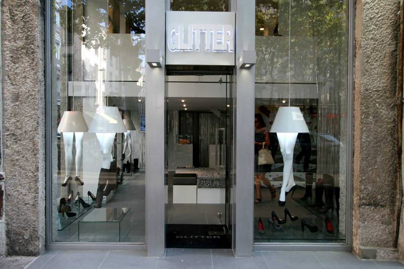 Vitrine d'un magasin de chaussures à Lyon