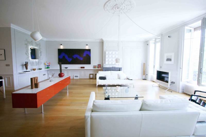 Aménagement d'un salon lumineux dans un appartement à Paris